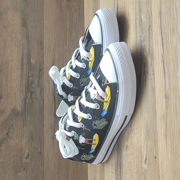 Converse Brand new in the box size junior 4=size women's 6. - Picture 11 of 15